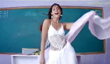 セックスパーティーヤング-Karina-Nadine-若い十代のカップルはヴィラでベッドを共有しています。 sex 動画 無料 女性