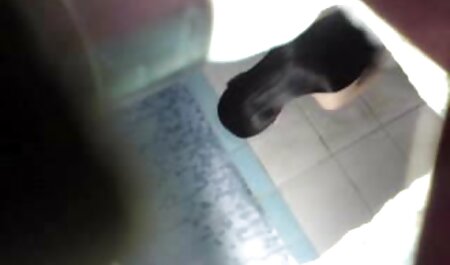 インドの夏は女の子に雨の女の子を始めた アダルト 婦人