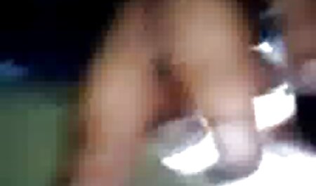 鞭打たれた奴隷は拷問され、屈辱を受けました。 女性 av 無料 動画