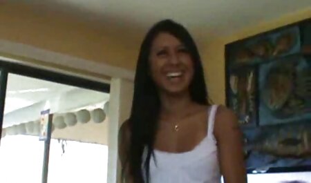 毛皮のような女の子masturbatesのためにいくつかの脈動orgasms 女性 エッチ 無料